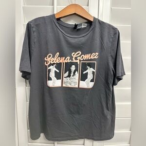 Selena Gomez H&M Divided Graphic Tee Charcoal Gray Pink Retro Script‎ Small